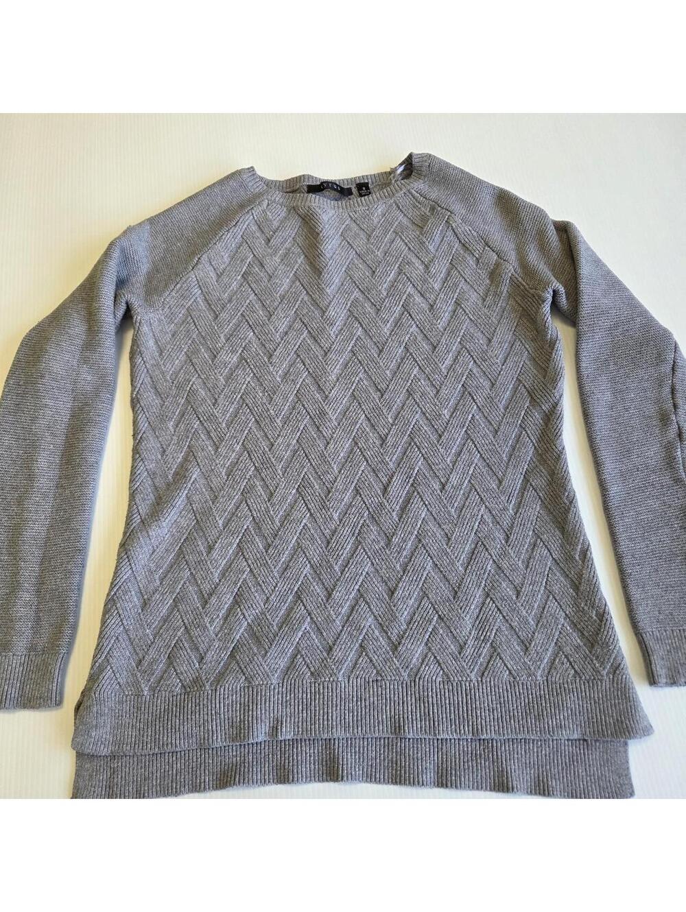 Cyrus Gray chevron knit sweater in size S #chevron #knitwear